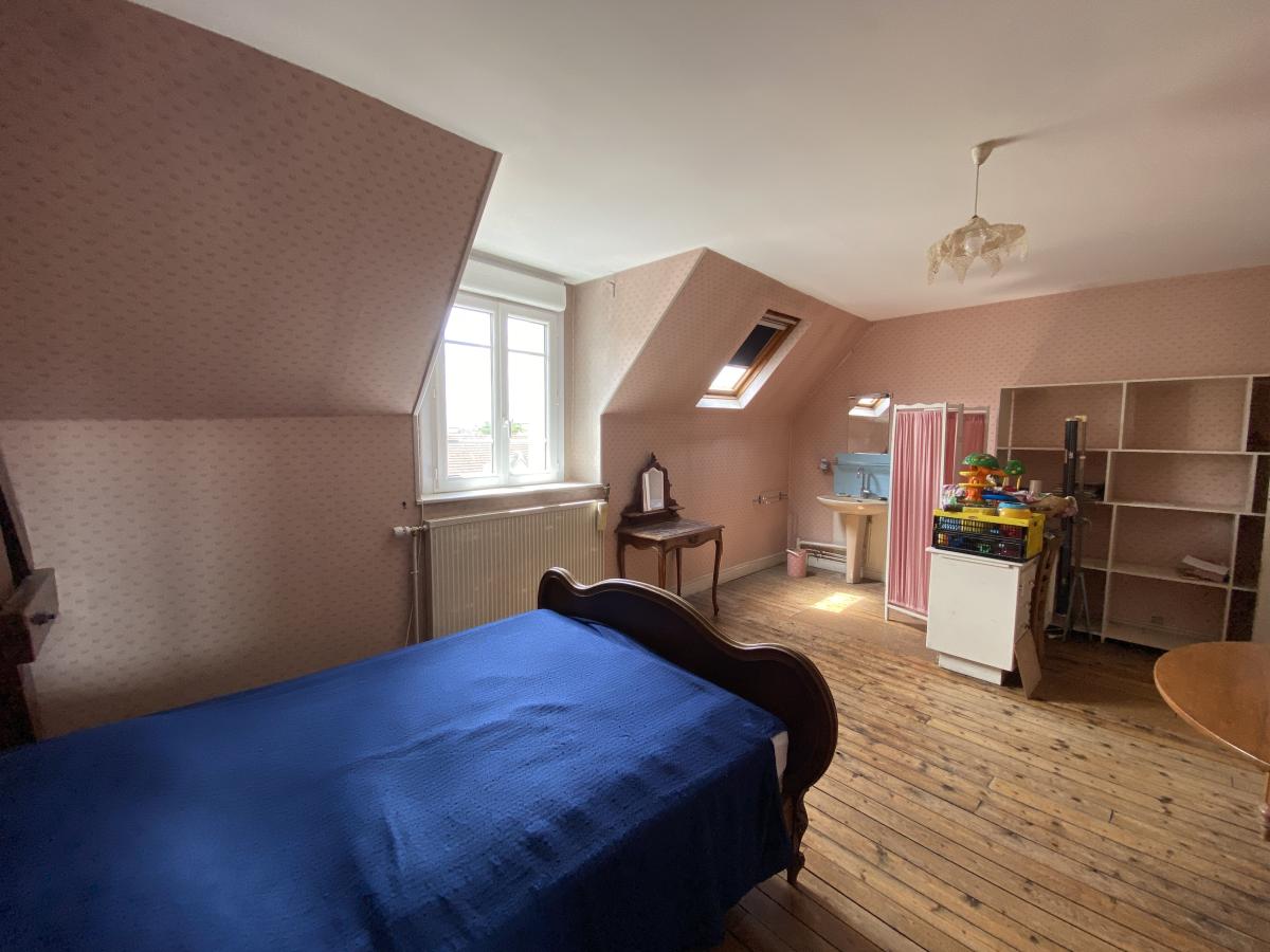 Vente - Maison -  9 pièce(s) -  211 m² à Reims - image 1