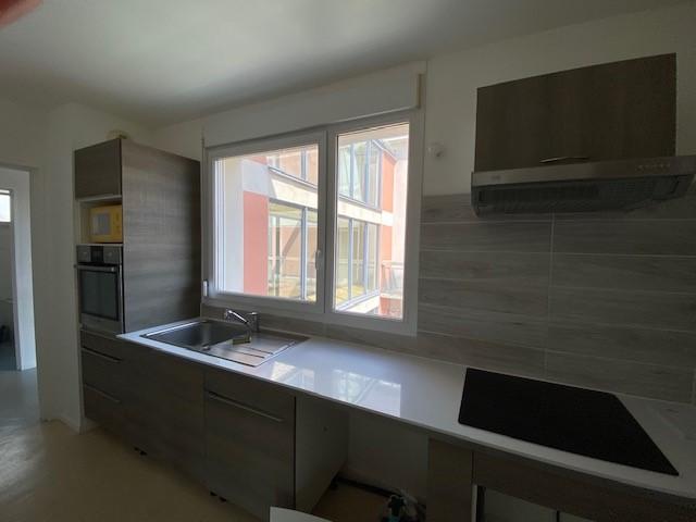 Location - Appartement -  5 pièce(s) -  102 m² à Reims - image 1