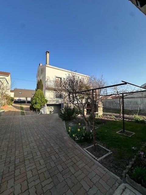 Vente - Maison -  9 pièce(s) -  252 m² à Reims - image 1